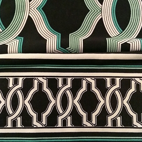 White House Black Market 3/4 Sleeve Black & Green Geometric Print Tunic Size S - Picture 7 of 7